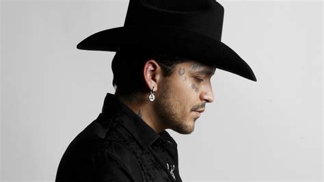 Premio Lo Nuestro 2023 Christian Nodal está nominado a Artista Premio