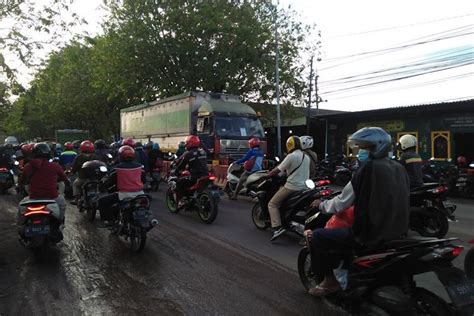 Biang Kemacetan Jalan Raya Manyar Di Gresik Bakal Dilebarkan Tahun Ini