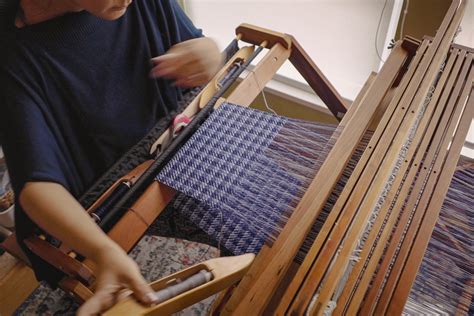 Weaving With Multiple Weft Shuttles Tutorial School Of Sweetgeorgia