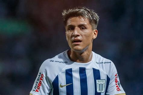 Laliga Destaca A Catriel Cabellos Por Su Desempe O Con Alianza Lima Y