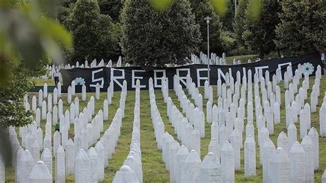 Srebrenitsa Soyk R M Vesilesiyle Haf Za Ve Hat Rlama Pratikleri