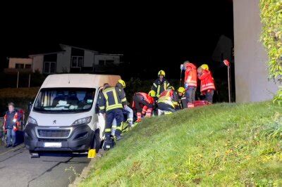 Crash In Schwarzenberg Person In Autot R Eingeklemmt