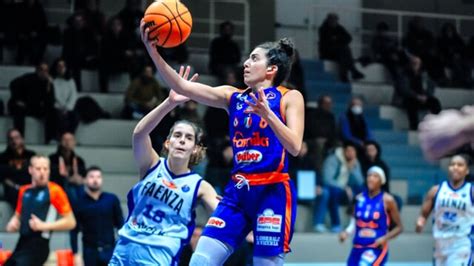 Serie A1 Femminile Il Famila Schio Doma Una Combattiva E Work Faenza