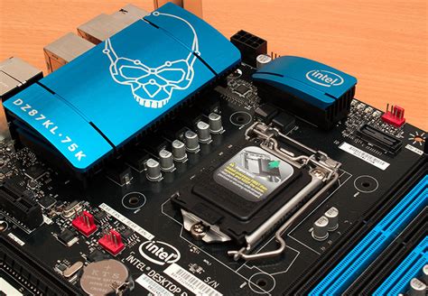 Intel Desktop Board DZ87KLT-75K Pictured | TechPowerUp Forums