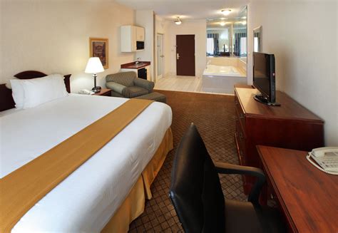 Discount Coupon for Holiday Inn Express Hotel & Suites Camden in Camden ...