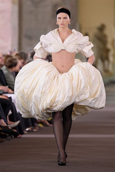 Maison Schiaparelli Haute Couture Fall Winter 2023 24 12 30 Look 12