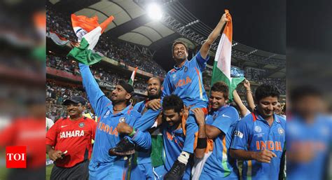 Virat Kohli reveals why players lifted Sachin Tendulkar on their ...