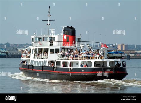 Mersey Ferry Royal Iris Departs Pier Head Liverpool England Uk Europe