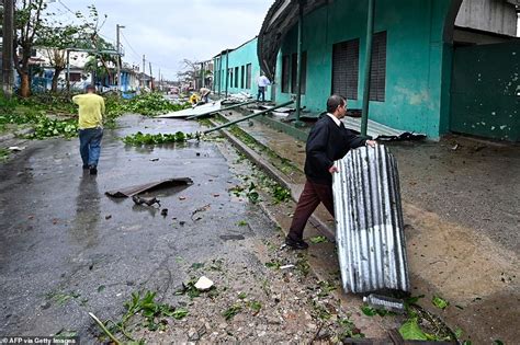 Terrifying Footage Shows Hurricane Ian Thrash Cuba With 125mph Winds