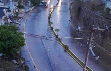 Caída de rocas cortes de luz y encharcamientos por lluvias en Guerrero