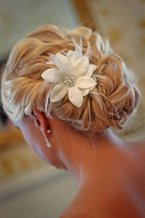 39 Elegant Updo Hairstyles For Beautiful Brides Cabello De Novia