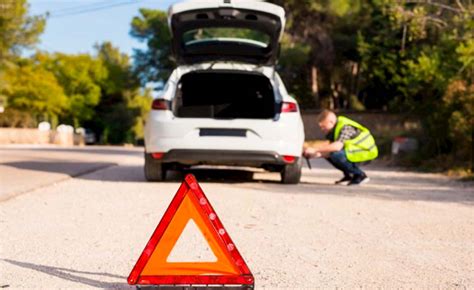 Kit De Carretera Estos Son Los Elementos Esenciales Que Debe Llevar En