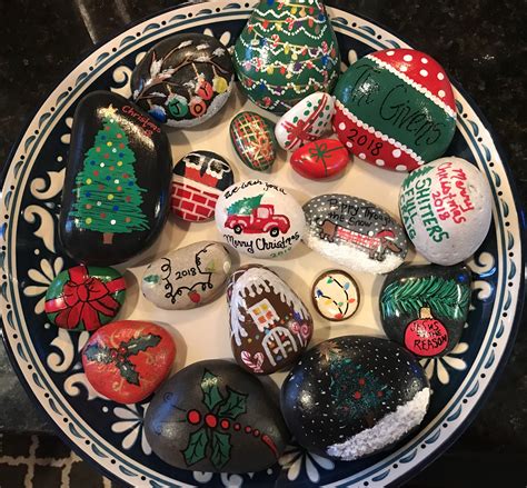 Christmas painted rocks | Elegant christmas decor, Christmas ...