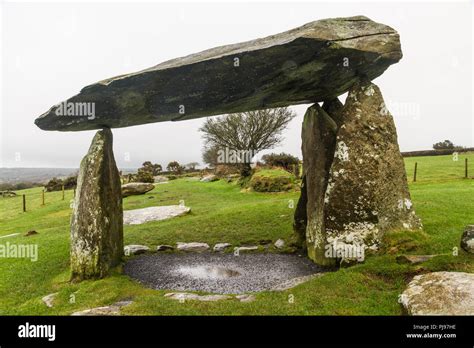 Portal Dolmen Hi Res Stock Photography And Images Alamy