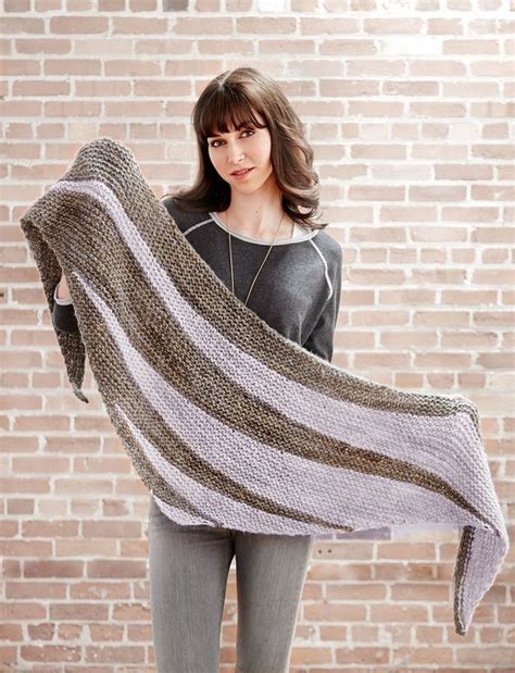 Lavender Fields Easy Knit Shawl Pattern | AllFreeKnitting.com