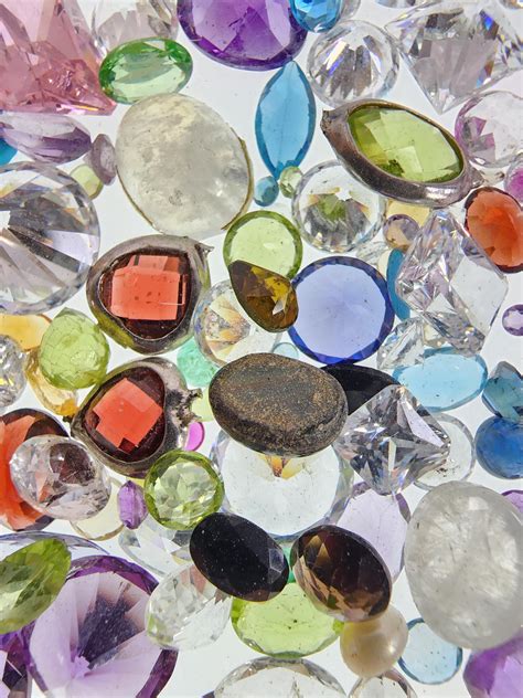 Lot Large Assortment Of Semi Precious Stones Crystals