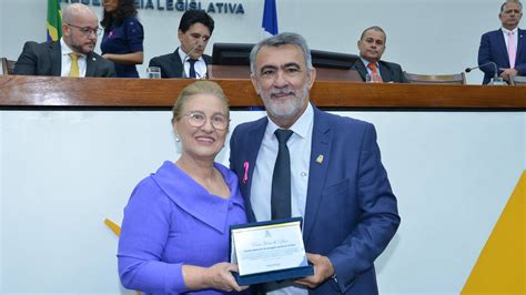 Presidente Da Aleto Homenageia Servidora De Carreira Pelos Anos De