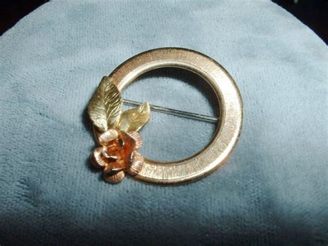 Vintage Krementz K Rolled Gold Overlay Circle Pin W Gem