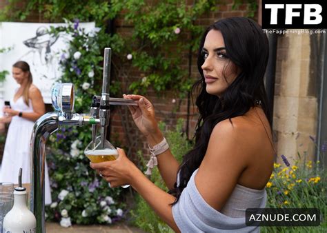 Amy Day Sexy Poses Showing Off Her Hot Figure At The Lady Wimbledons