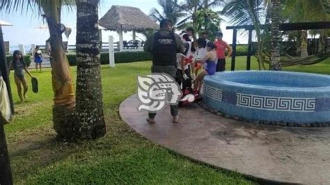 Rescatan A Turistas Chilangos De Morir Ahogados En Una Playa De Tecolutla