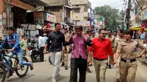 Video कोतवाली पुलिस ने बदमाश का निकाला जुलूस बीच बाजार में लोगों के