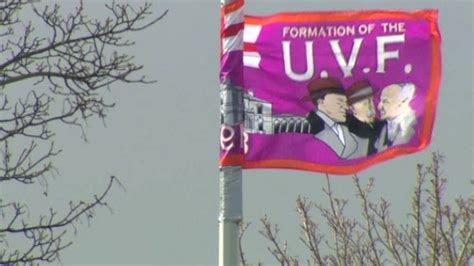 Police to meet groups over UVF flags in east Belfas - BBC News