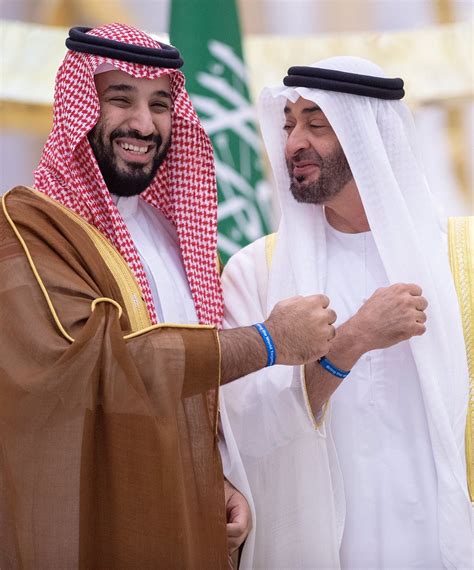 قناة العربية محمد بن سلمان ومحمد بن زايد يرتديان شريطي إكسبو 2020