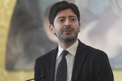 Il Ministro Della Salute Roberto Speranza Un Piano Sanitario Per