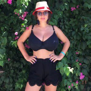 Huge On A Small Frame Porn Pic