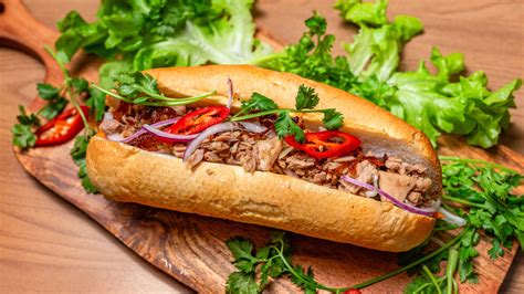 Lee's Sandwiches Is The Fast Food Chain Serving Vietnamese Delights