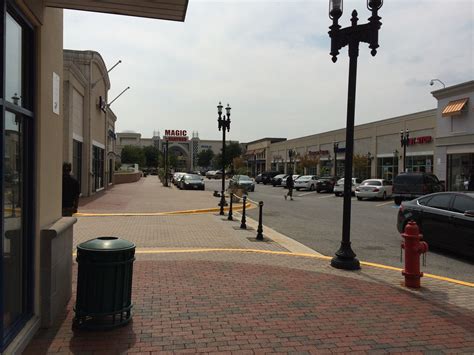 Depressing State of the Boulevard at the Capital Centre (Bowie: salons