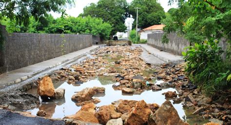 Cratera causa transtornos há anos na zona Leste de Teresina Viagora