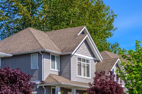 How To Choose The Right Roof Shingles For Your Home