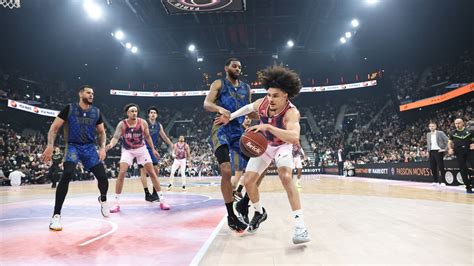 Devant Kolo Muani Dembélé et Nikola Karabatic le Paris Basket réussit