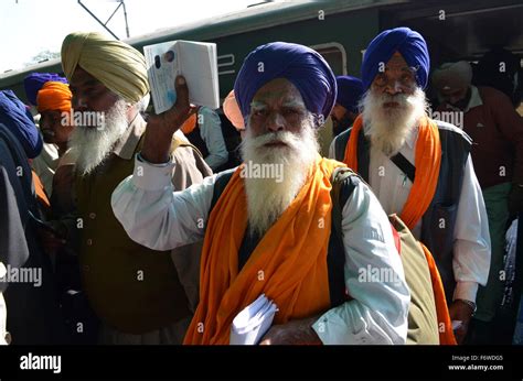 151120 LAHORE Nov 20 2015 Xinhua Indian Sikh Pilgrims