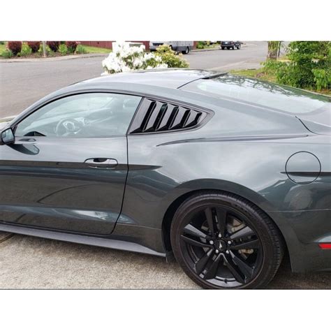 Speedform Vintage Quarter Window Louvers Gloss Black Ford Mustang