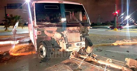 Hoy Tamaulipas Accidente En Tamaulipas Vuelca Camioneta De Transporte