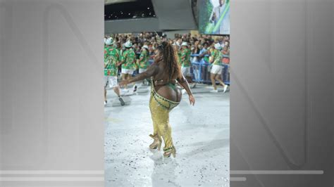 Jojo Todynho Usa Look Ousado Para Ensaio De Escola De Samba Veja Fotos