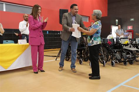 Entrega municipio de Juárez aparatos funcionales y auditivos CAFE