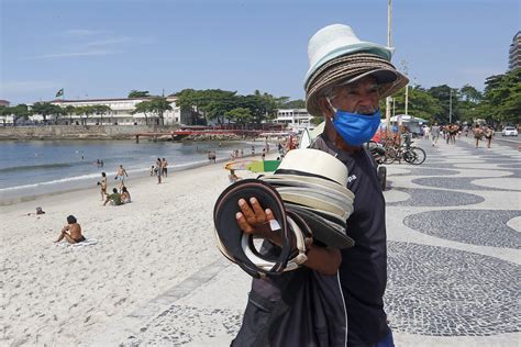 Cariocas Enchem As Praias E Desrespeitam Medidas Restritivas Da