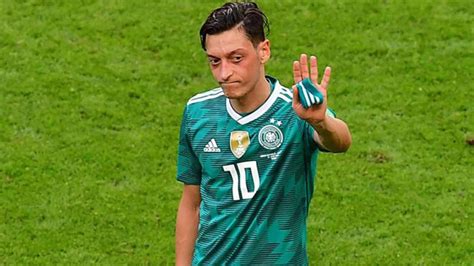 Mesut Özil Se Retiró De La Selección De Alemania En Medio De Un