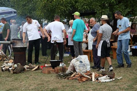 Najbolji Paprika Se Kuva U E Kom Selu Evr Ac