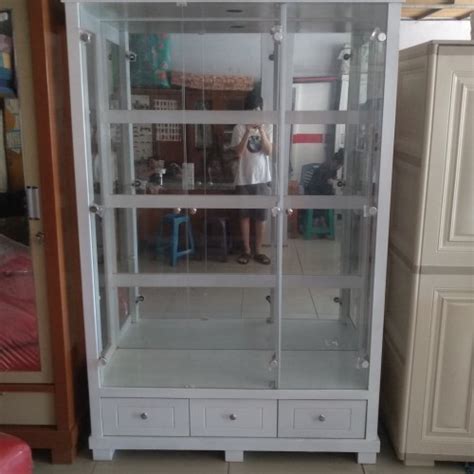 Jual Lemari Pajangan Kaca Lemari Hias Crystal 3 Pintu Minimalis