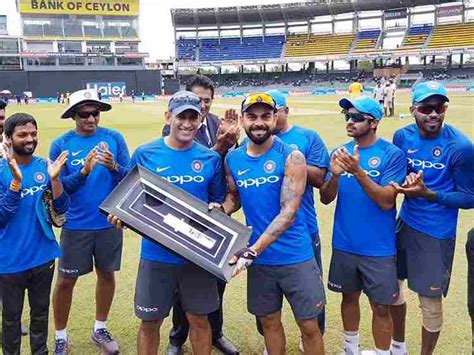 IPL 2023 MS Dhoni Awarded With Silver Bat By BCCI Vice President Rajiv