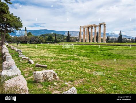 Ruines de l ancien Temple de Zeus olympien à Athènes Olympieion ou