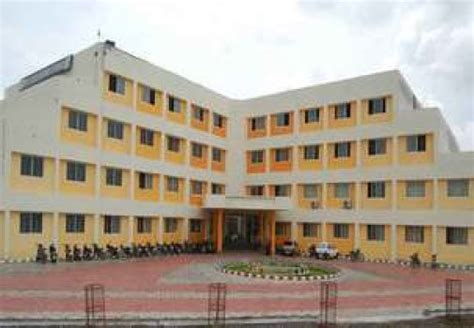 People's Institute of Management and Research: Courses, Facilities