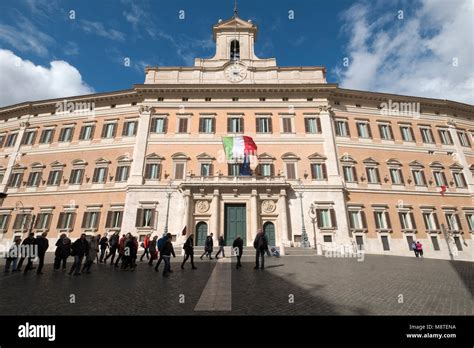 Palazzo Montecitorio En Roma Sede De La Cámara De Representante En El