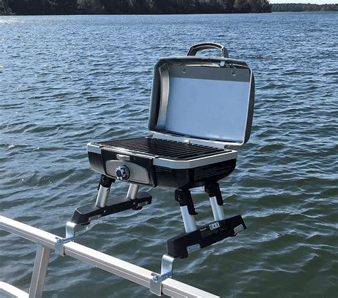 How to Find the Best Pontoon Boat Grill: Factors to Consider - Boat Bub