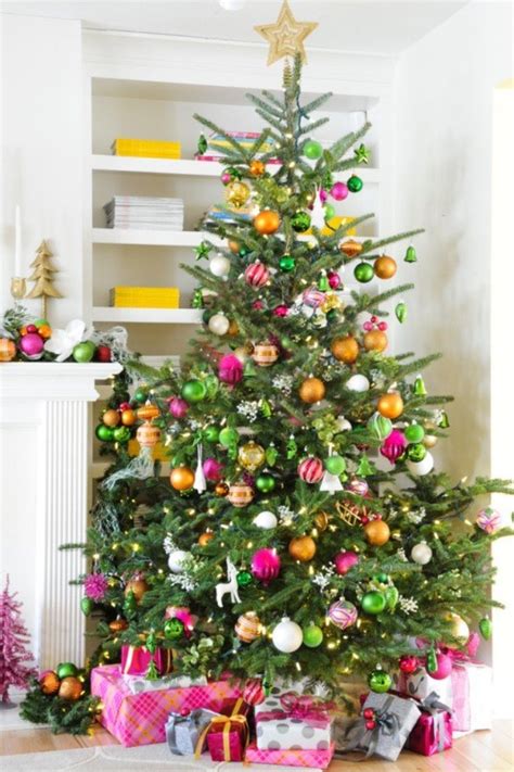 25 Eye Catching Green Christmas Tree Decorations Ideas - MagMent