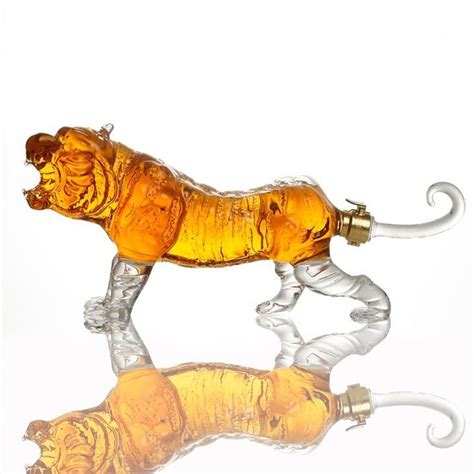 China Luxury Tiger Shape High Borosilicate Glass Bottle For Gin Vodka